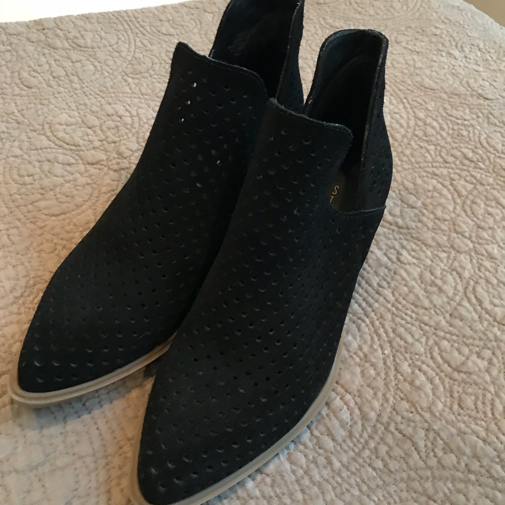 Steve Madden cut out booties